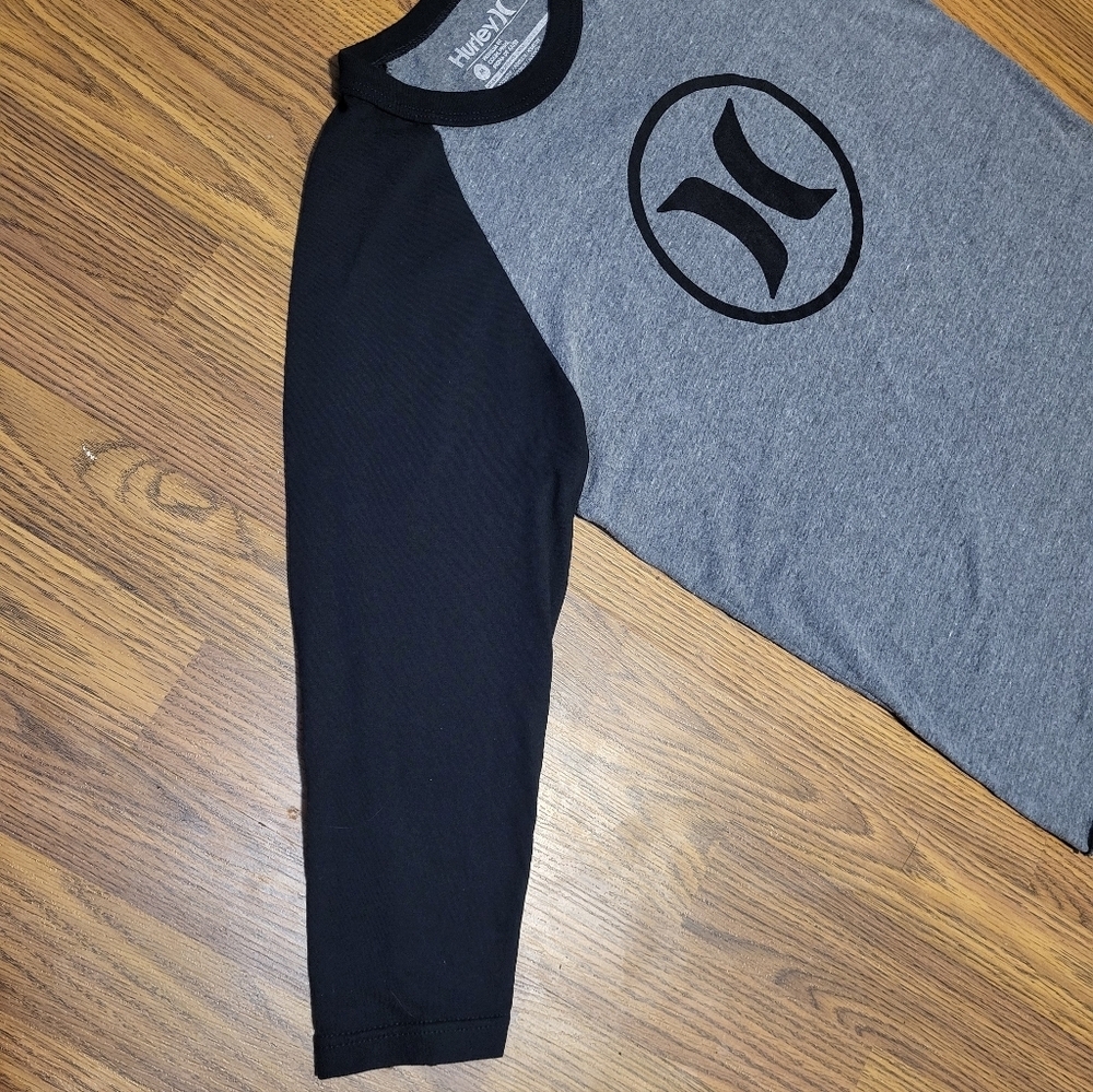 Hurley Men’s Black & Gray ¾ Sleeve Raglan Tee Size Medium C17 - Picture 2 of 5